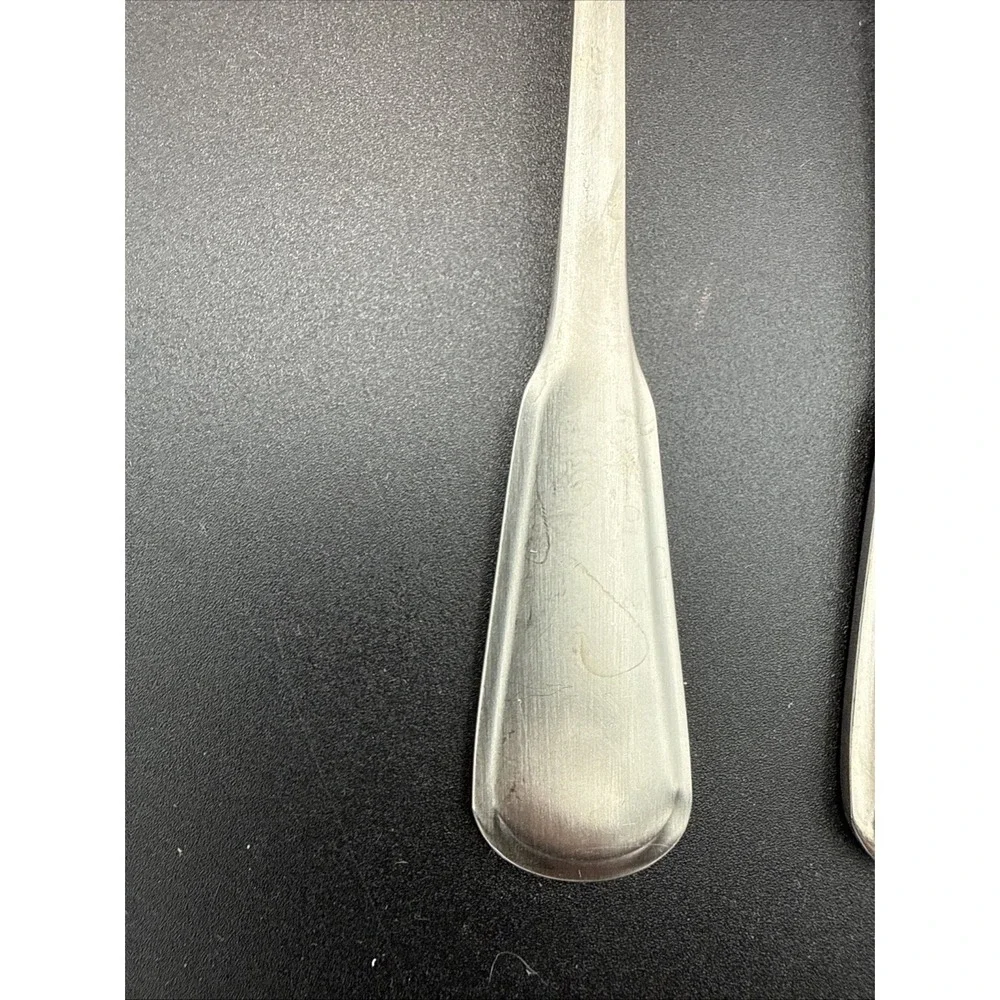 Oneida Stainless 4 Dinner Fork Yorktowne SSS 7 1/4 Flatware Traditional